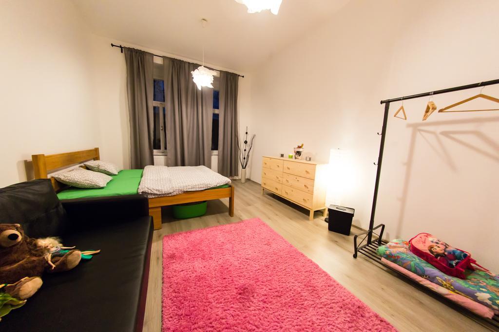 Freedom Rooms & Apartments Praha Bagian luar foto