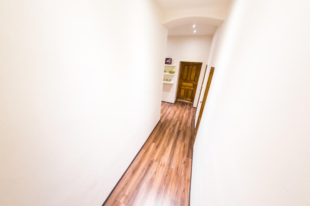 Freedom Rooms & Apartments Praha Bagian luar foto