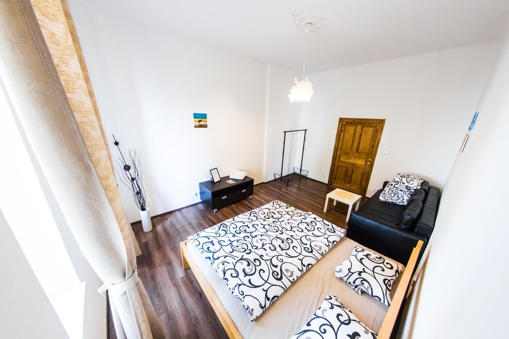 Freedom Rooms & Apartments Praha Bagian luar foto