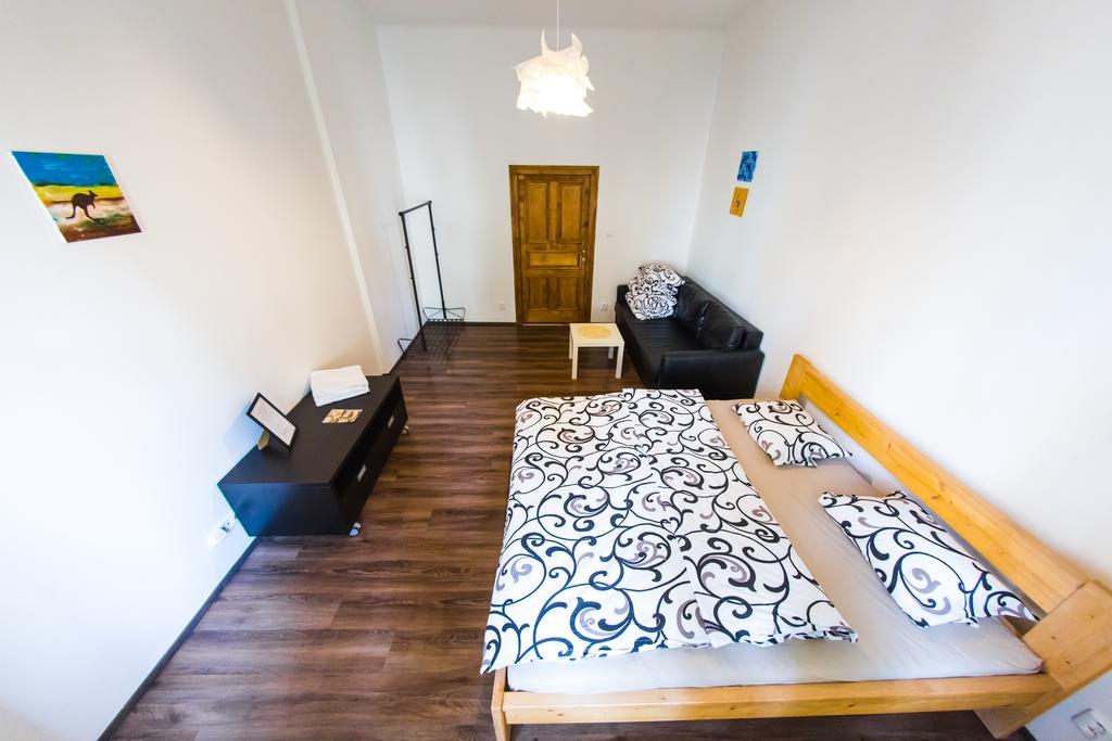 Freedom Rooms & Apartments Praha Bagian luar foto