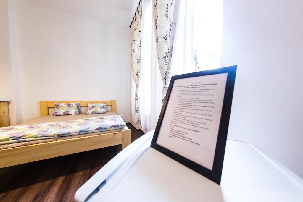 Freedom Rooms & Apartments Praha Bagian luar foto