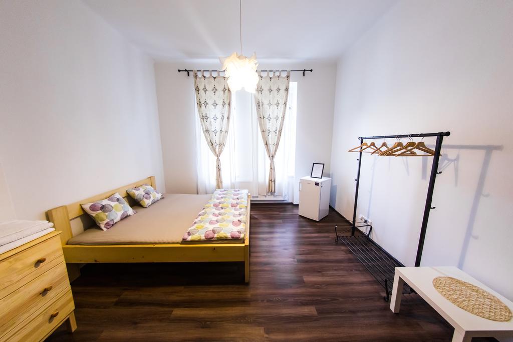 Freedom Rooms & Apartments Praha Bagian luar foto