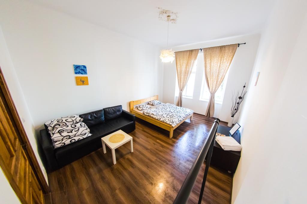 Freedom Rooms & Apartments Praha Bagian luar foto