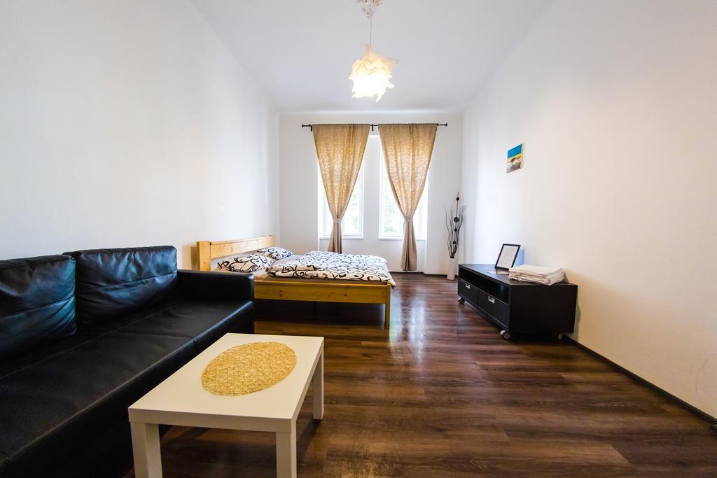 Freedom Rooms & Apartments Praha Bagian luar foto
