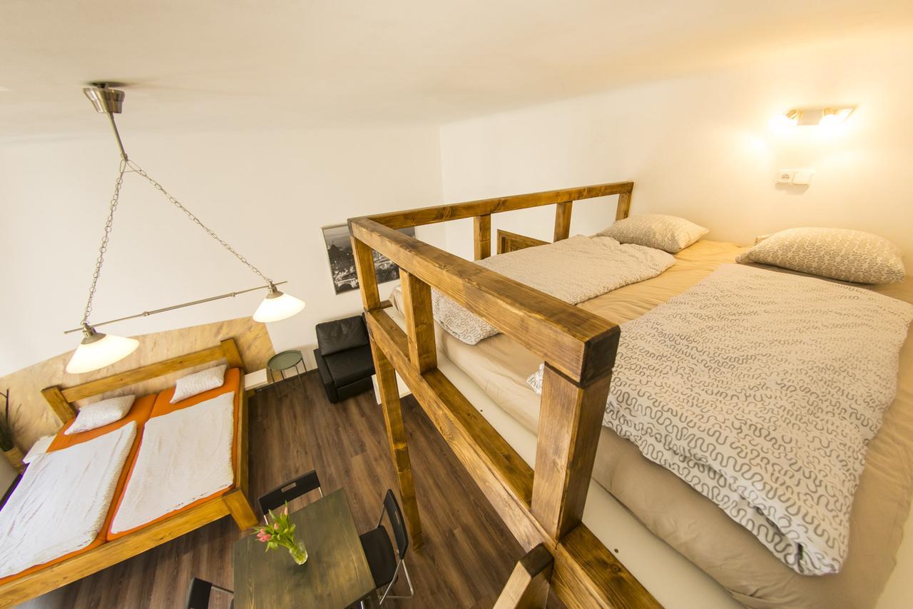 Freedom Rooms & Apartments Praha Bagian luar foto
