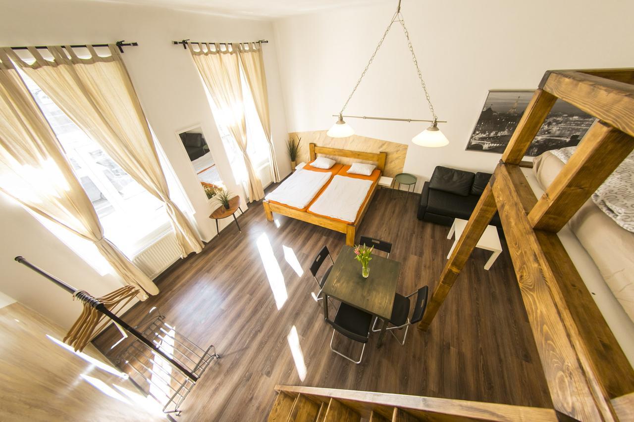 Freedom Rooms & Apartments Praha Bagian luar foto