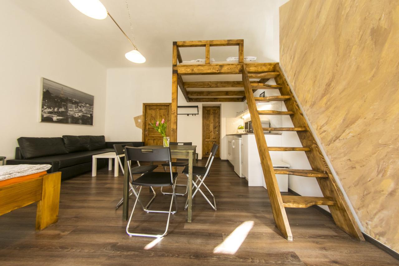 Freedom Rooms & Apartments Praha Bagian luar foto
