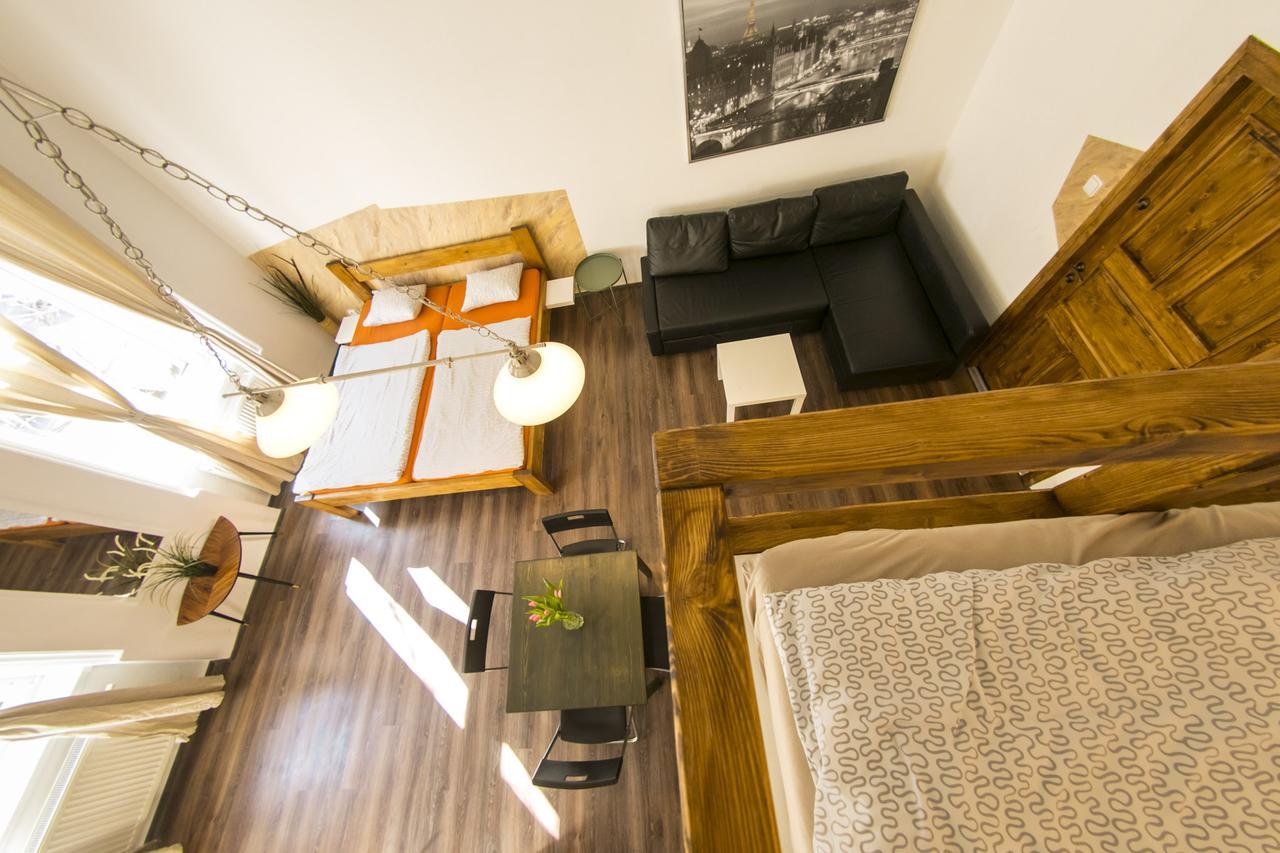 Freedom Rooms & Apartments Praha Bagian luar foto