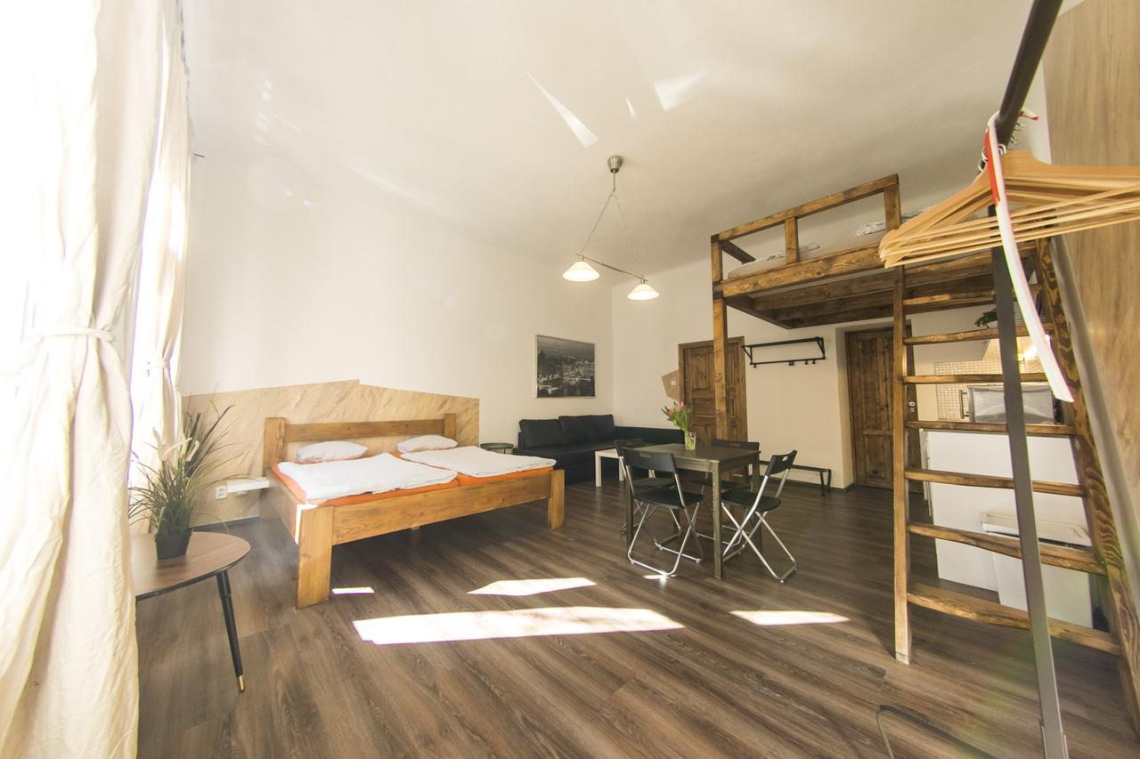 Freedom Rooms & Apartments Praha Bagian luar foto