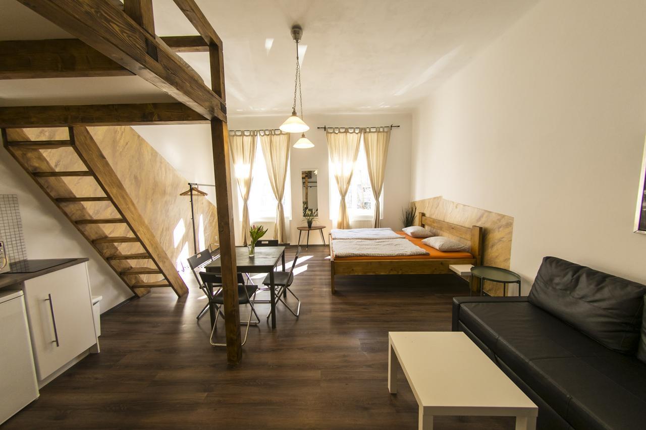 Freedom Rooms & Apartments Praha Bagian luar foto