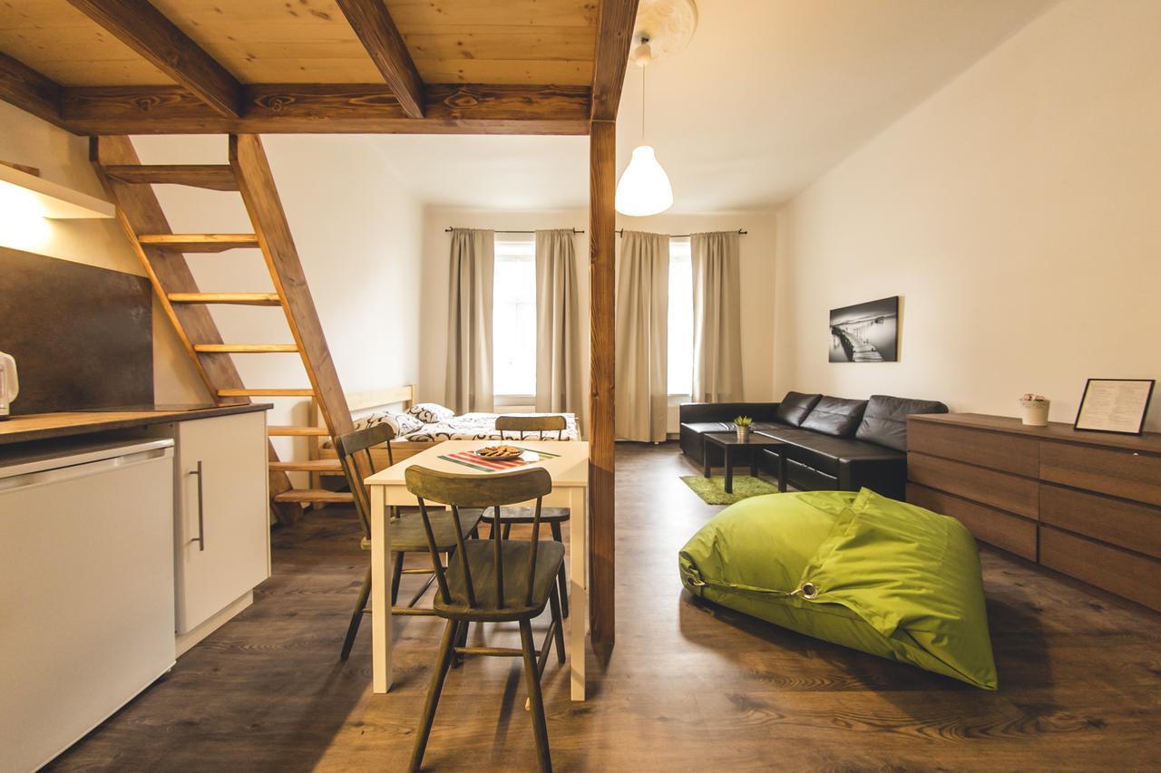 Freedom Rooms & Apartments Praha Bagian luar foto